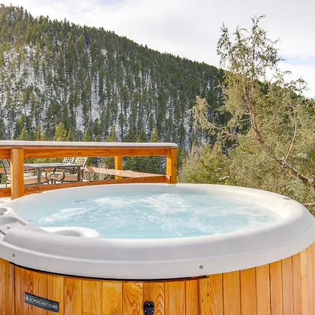 Secluded Livingston Retreat With Deck And Fire Pit!别墅